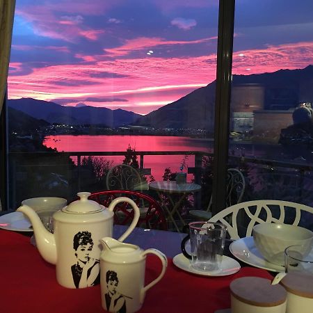 Breakfast At Tiffanys Queenstown Exterior foto